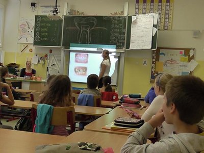 ČIŠTĚNÍ ZOUBKŮ