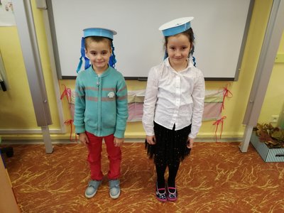 Dalším dětem se podařilo získat všechny námořnické proužky.