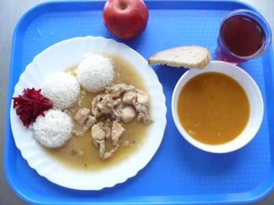 Obrázek 111574 Polévka zelná z uzených kostí,chléb,
králičí kostky(drůbeží) na slanině,rýže,čer.řepa