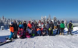 Titulní obrázek k příspěvku Lyžařsko-snowboardový kurz sedmých ročníků