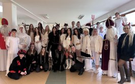 Titulní obrázek k příspěvku Dnes na naši školu Mendelku dorazil svatý Mikuláš se svými pomocníky