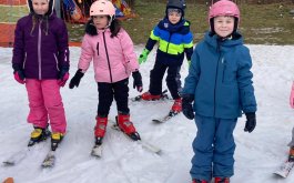 Titulní obrázek k příspěvku Lyžování prvňáčků na Bukovci - 2. den
