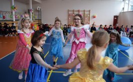 Titulní obrázek k příspěvku Družinová párty v maskách